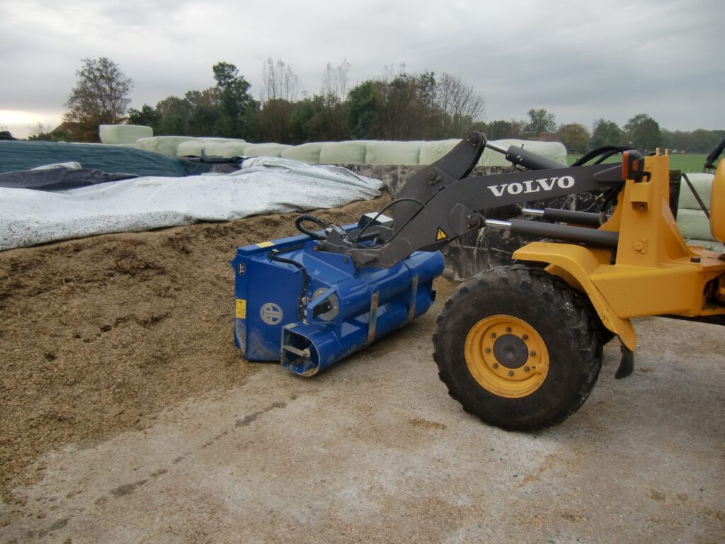 Auger buckets